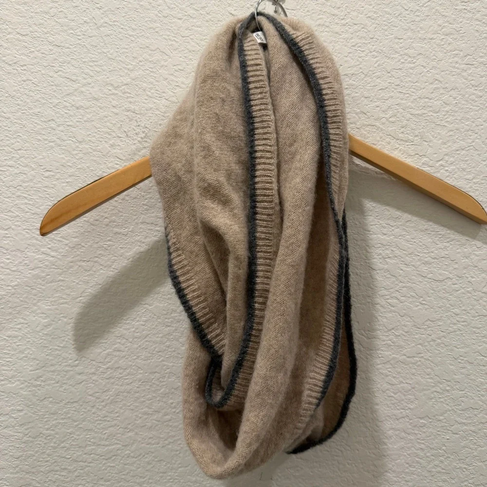 Banana Republic 100% Cashmere Infinity Scarf Tan Beige Grey Tipped Edge Snood